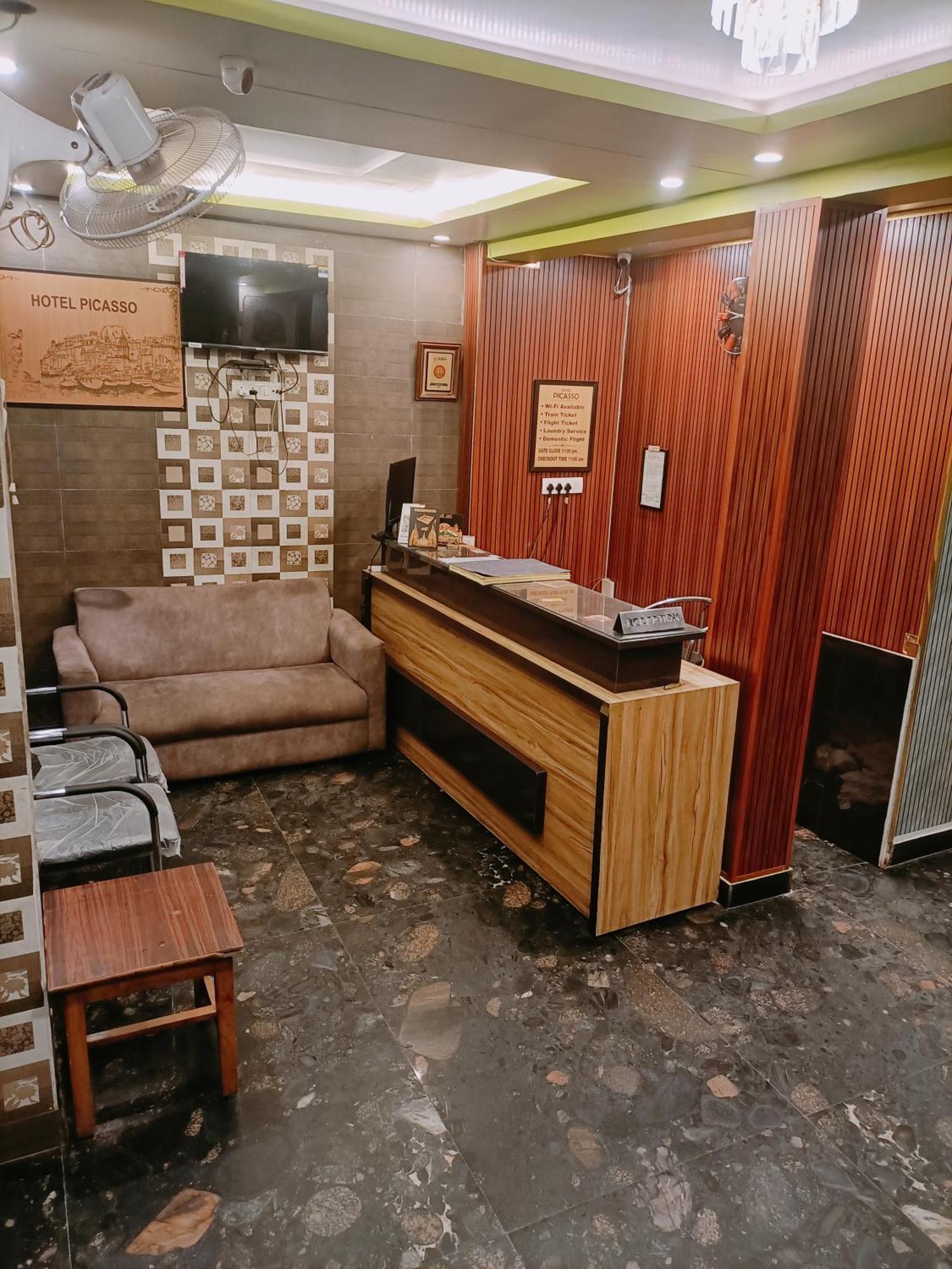 Hotel Picasso Varanasi Prime Location Exterior foto