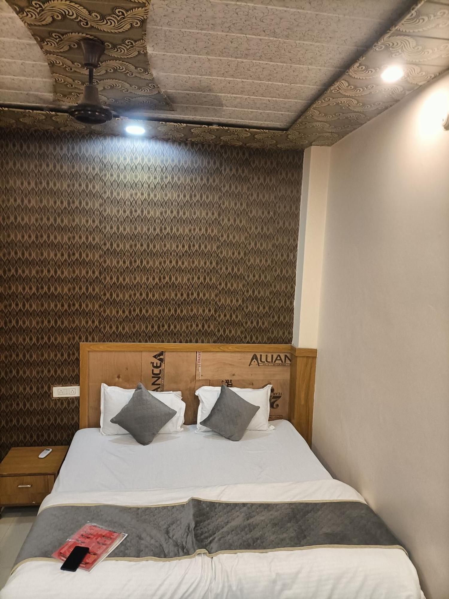 Hotel Picasso Varanasi Prime Location Exterior foto